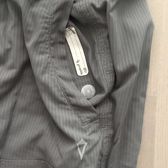 Ivivva Dance Studio Comfy Grey Pants *with Flaw - Picture 5 of 6